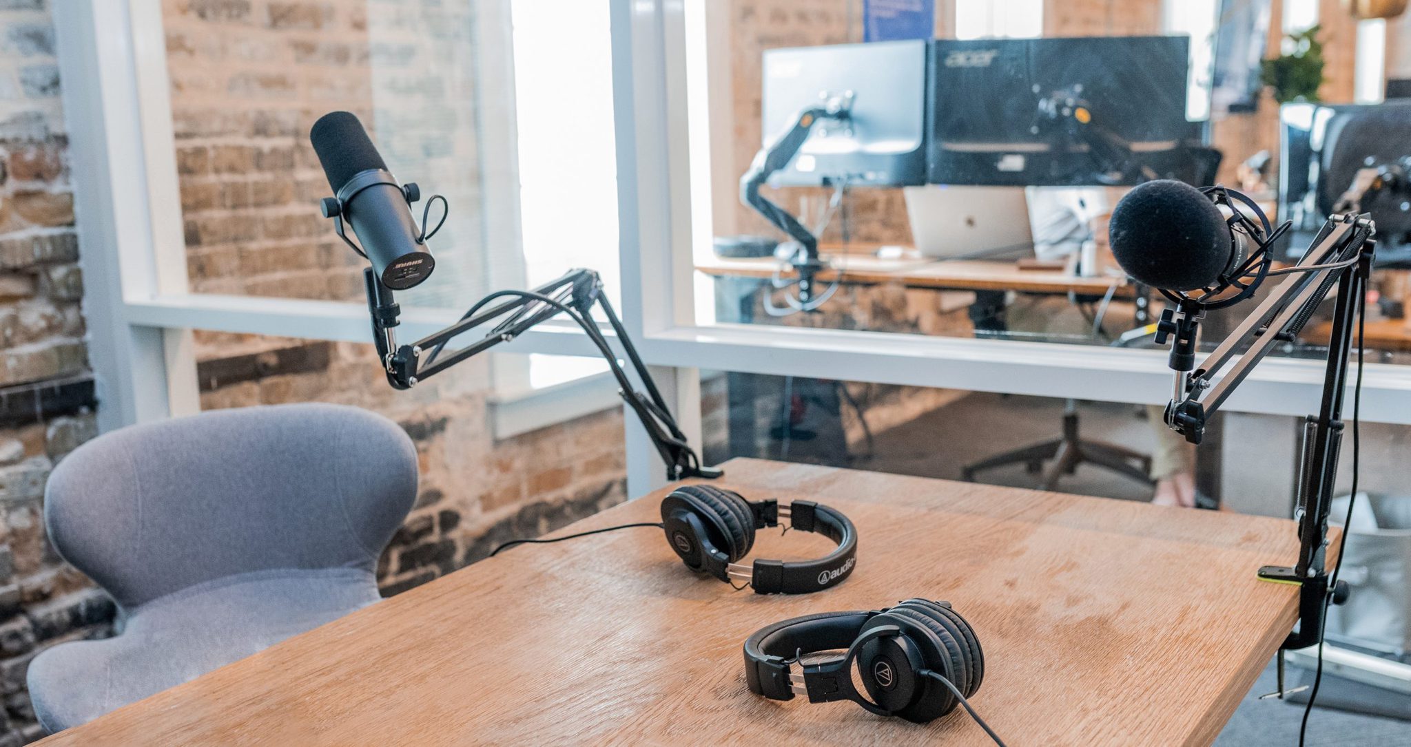 Master Your Podcast Launch Strategy with the Easy-to-Follow Steps in this Guide